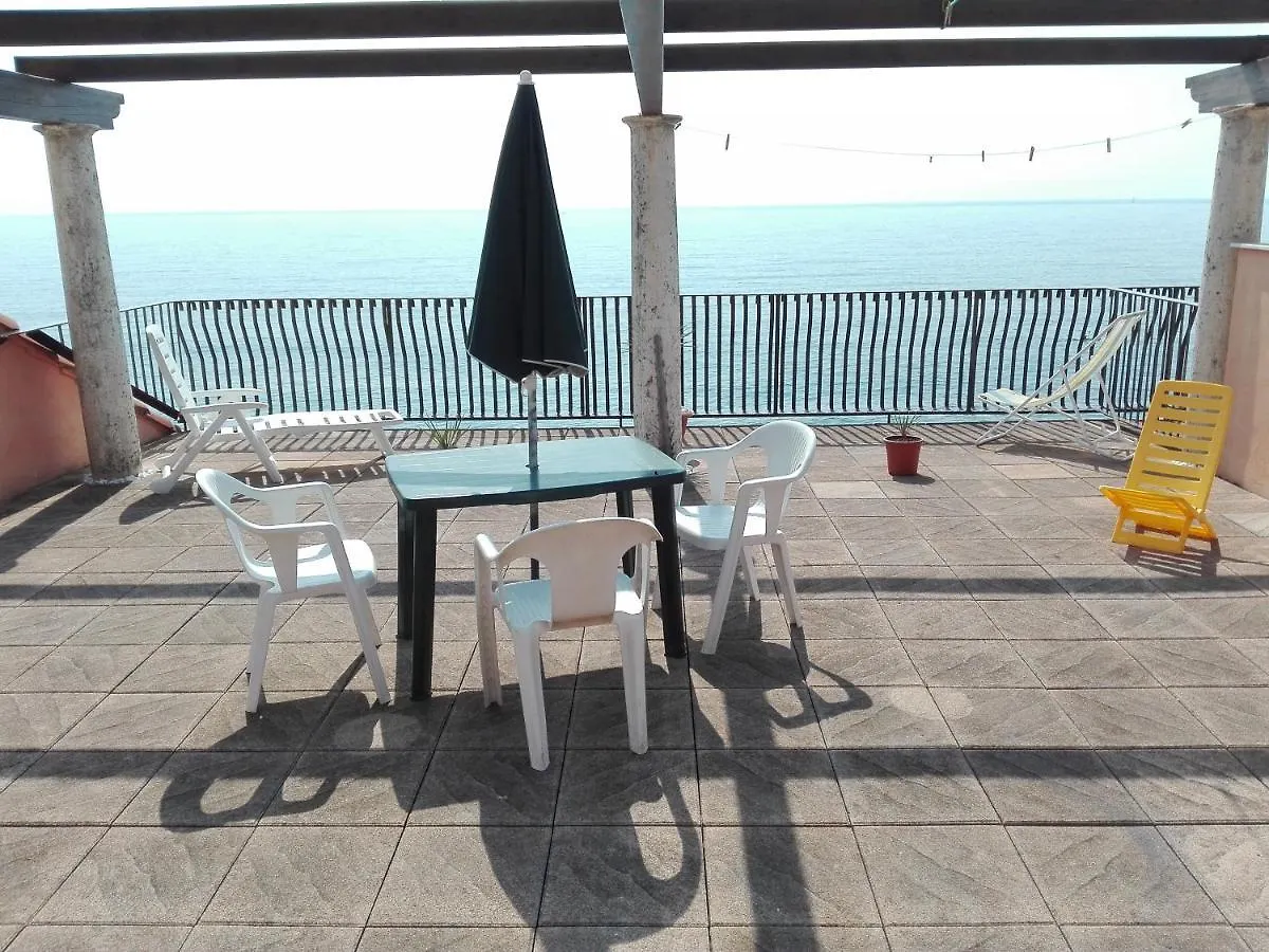 Un Tuffo In Mare Apartment Genoa